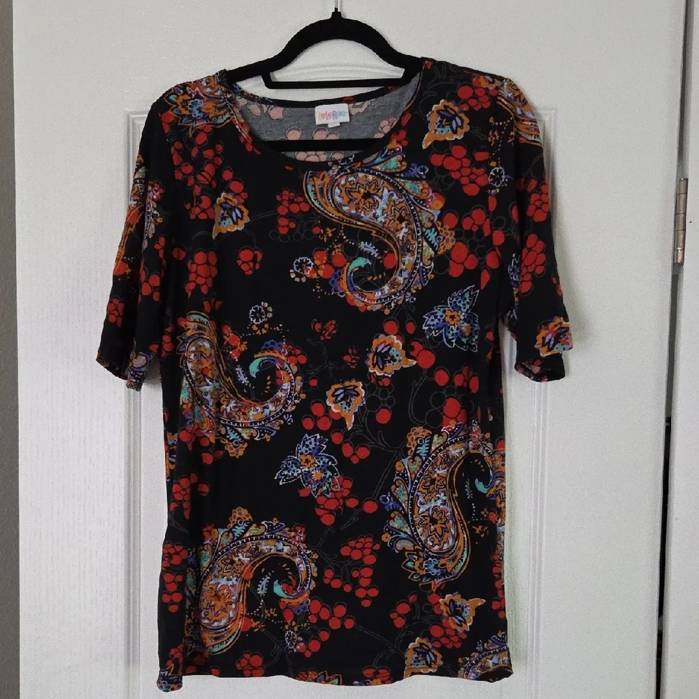 LuLaRoe Black Top with Red and Blue Paisley Print Size 2XL - Picture 1 of 3